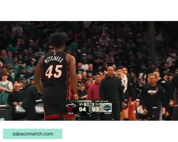 小米切尔突破肘击格雷姆斯面部被判一级恶意犯规